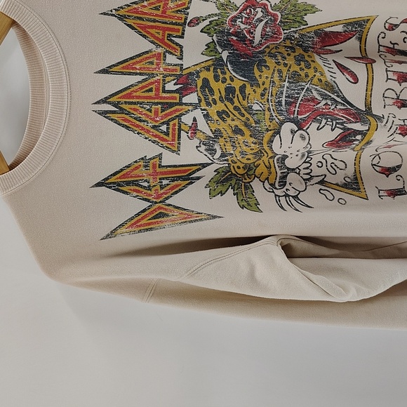 Def Leppard Cream Sweatshirt Band Graphic Large **Read Below** - Picture 2 of 6